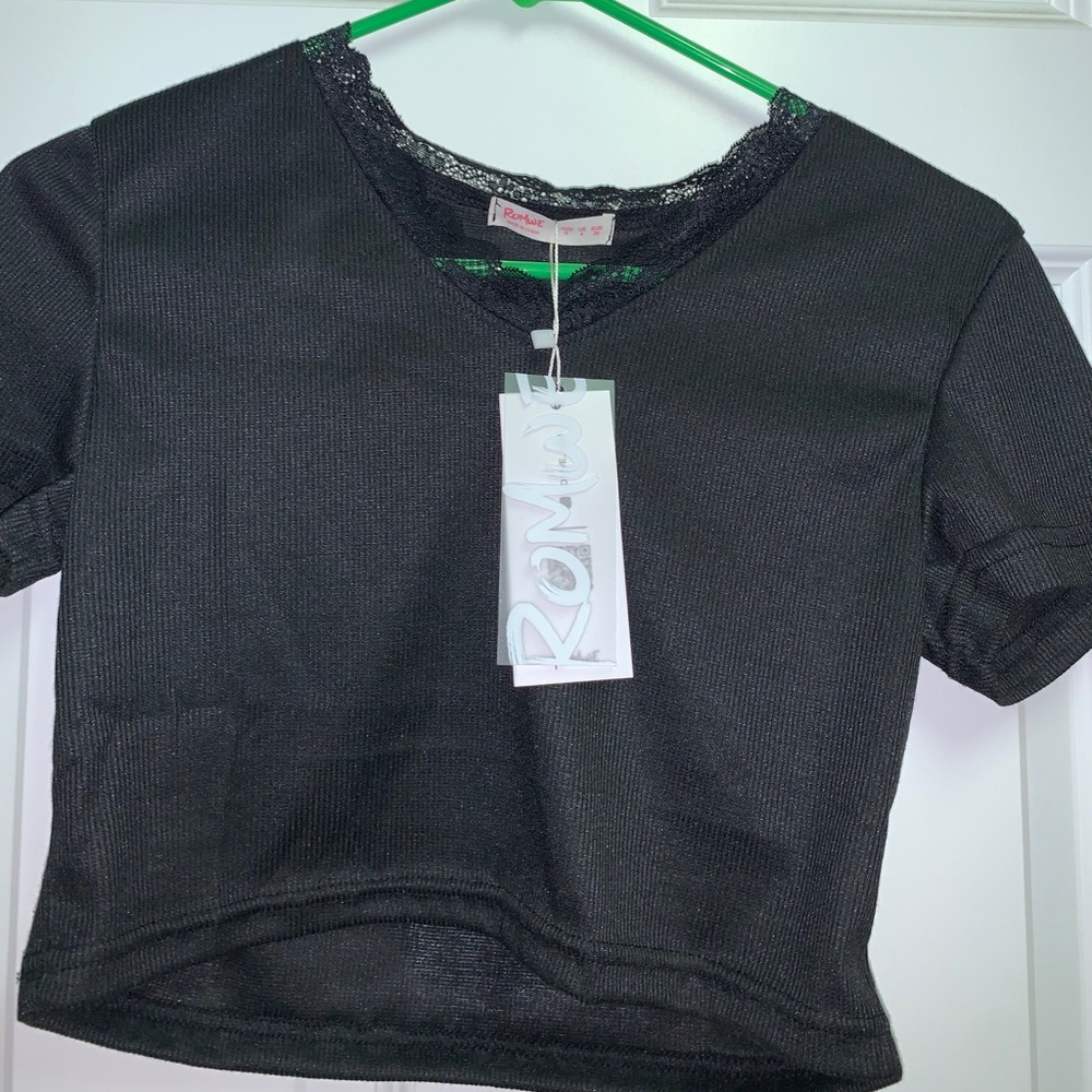 cropped shirt from romwe, new with tags !!